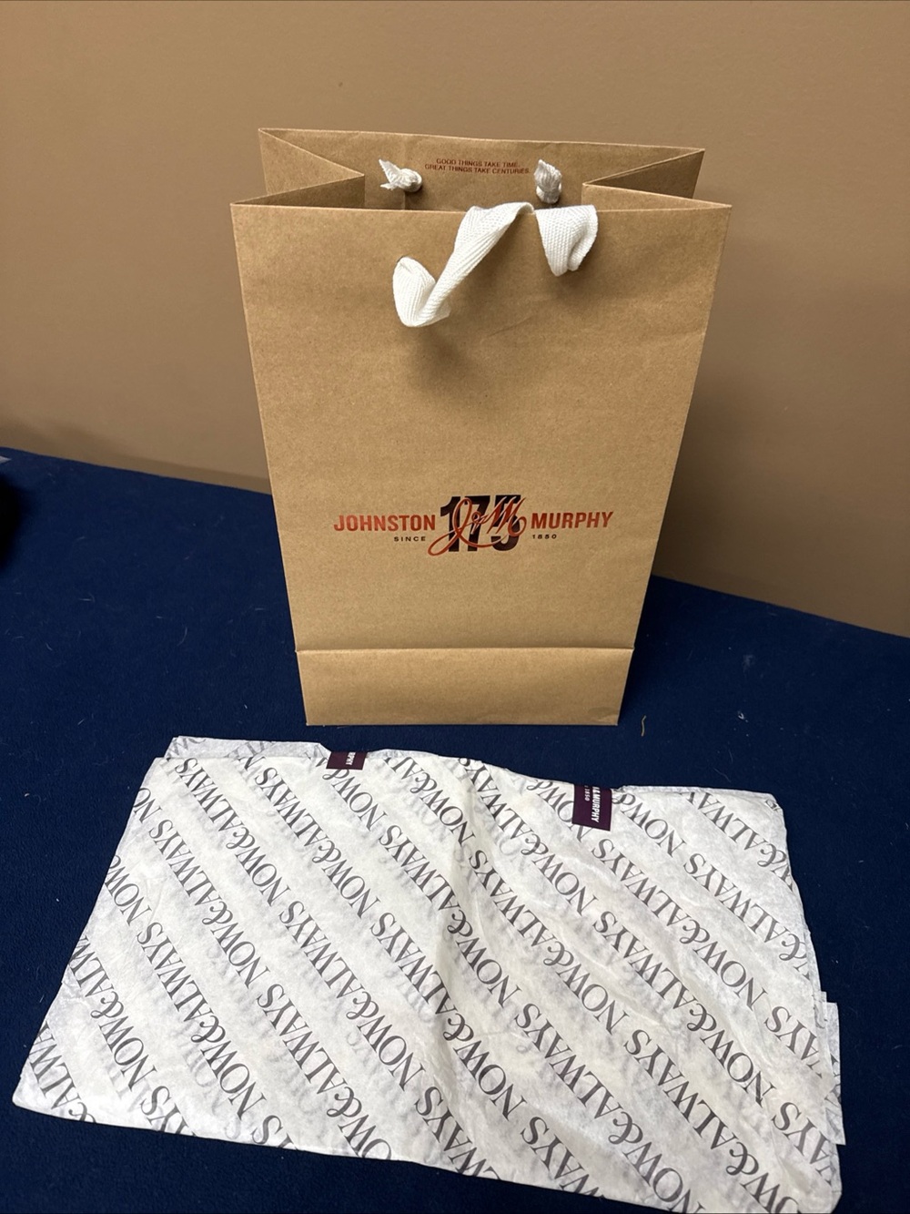 Johnston & Murphy Empty Shopping Gift Bag 14x9x5.75” White Rope Handles Tissue